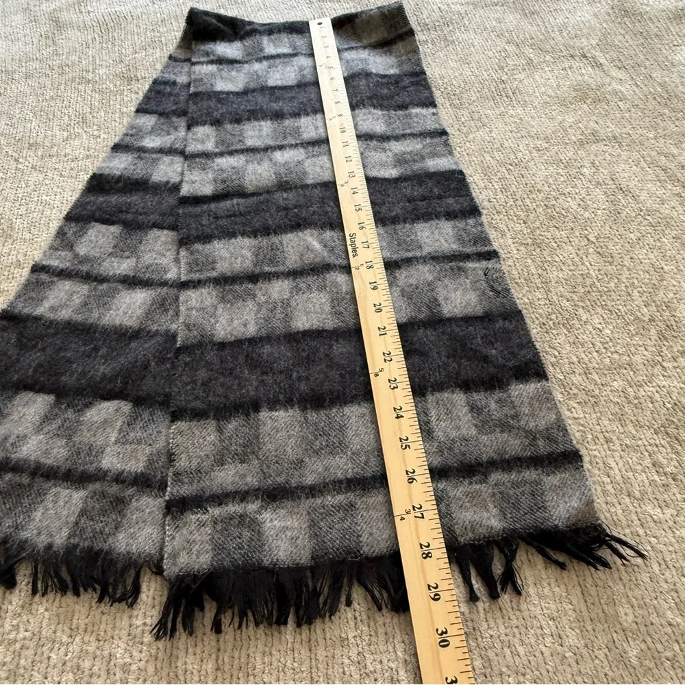 Pierre Cardin Fine Wool Muffler Scarf Gray Black Stripe‎ Fringe